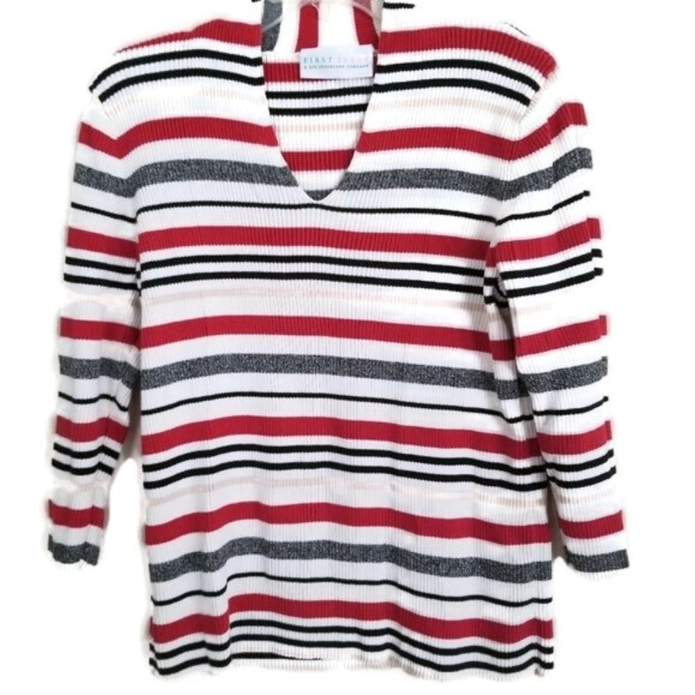 LIZ CLAIRBORNE V NECK SWEATER